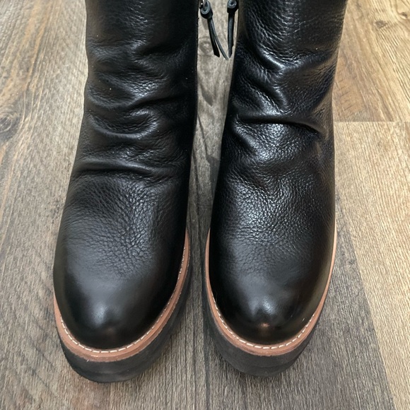 Soft Pecola black boots. Size 6.5. Excellent condition. - Picture 8 of 12